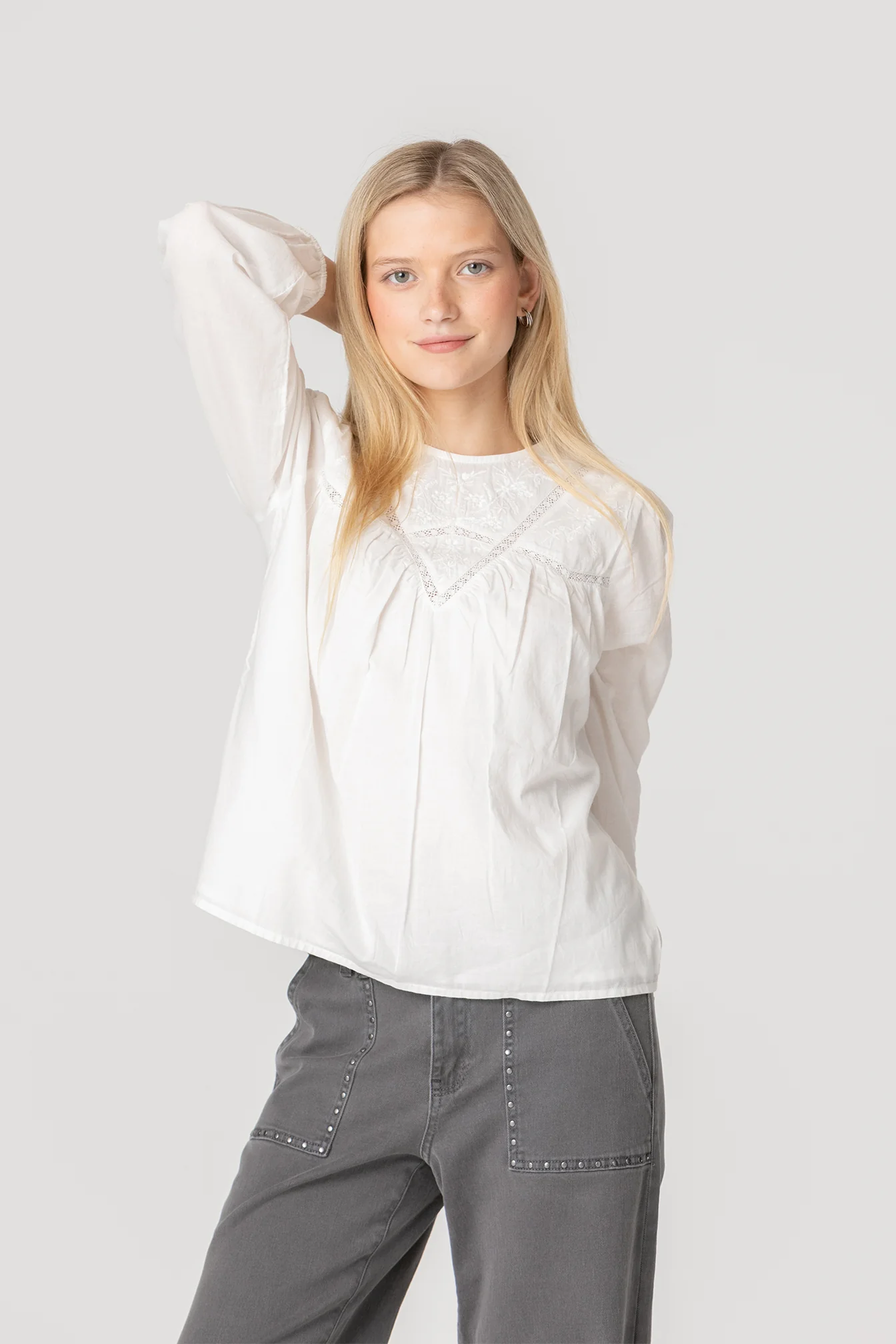 BLUSA BORDADOS CANESU ENTREDOS - Image 3