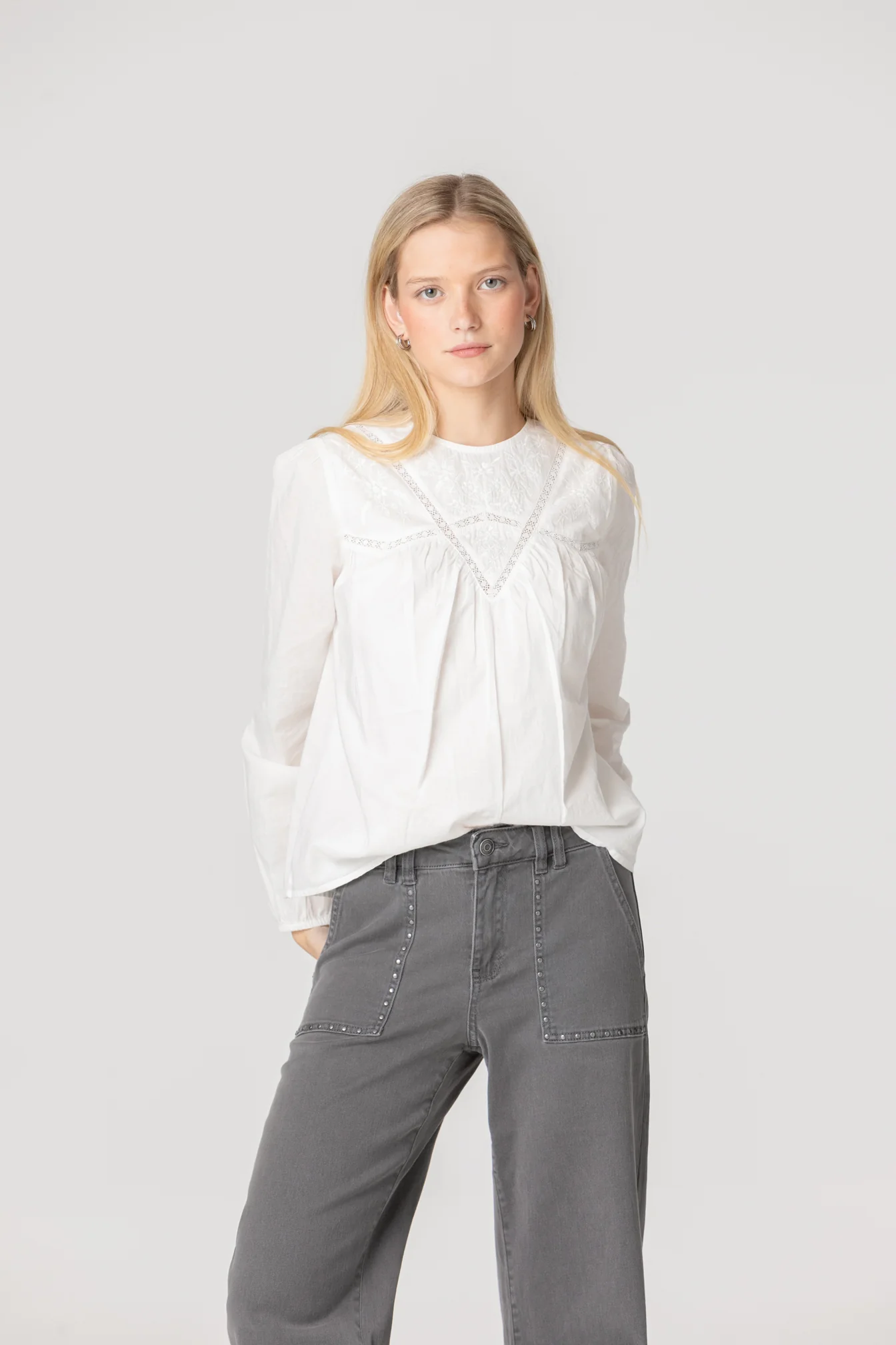 BLUSA BORDADOS CANESU ENTREDOS - Image 8