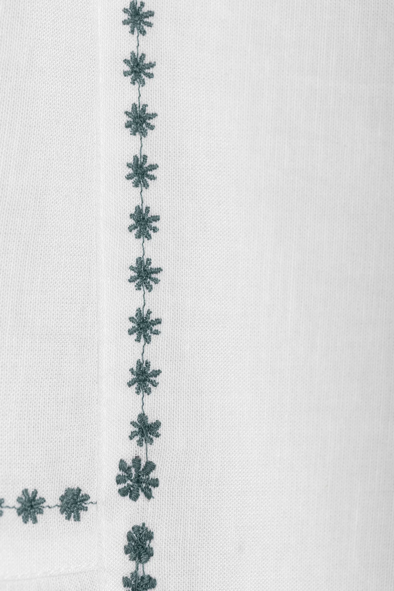 BLUSA BORDADOS CONTRASTE - Image 10