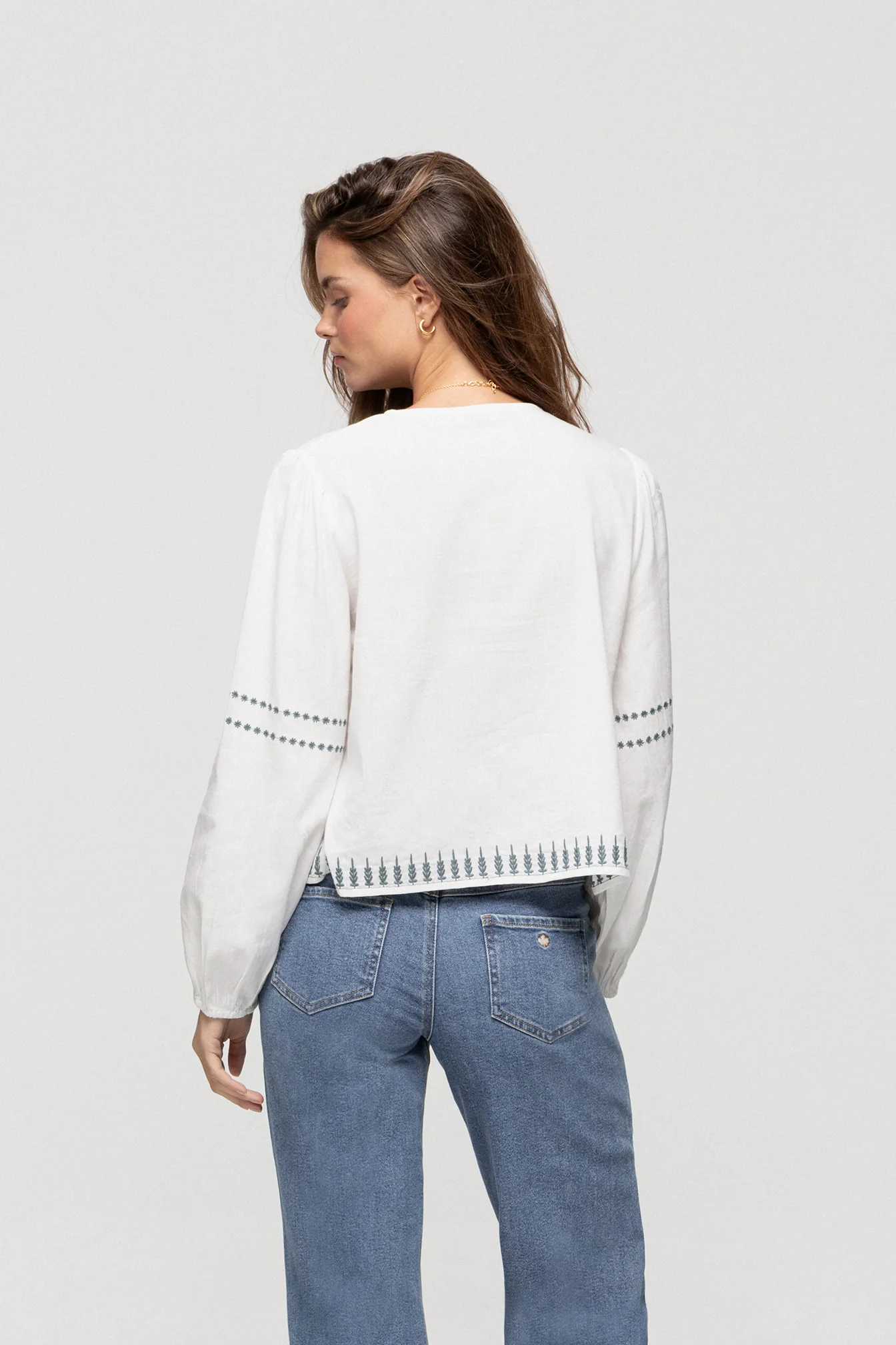 BLUSA BORDADOS CONTRASTE - Image 8