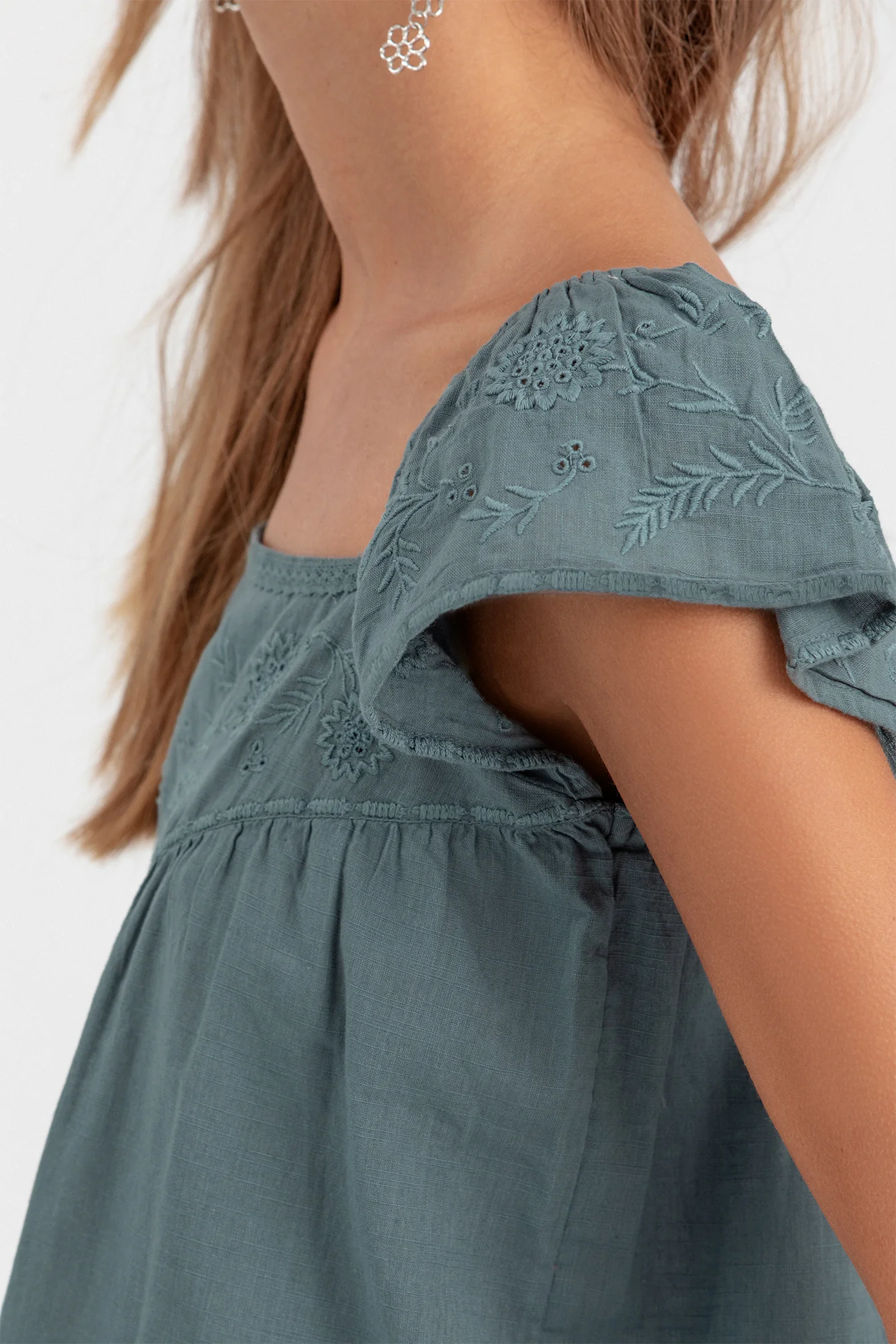 BLUSA FLUIDA DETALLE BORDADO - Image 3