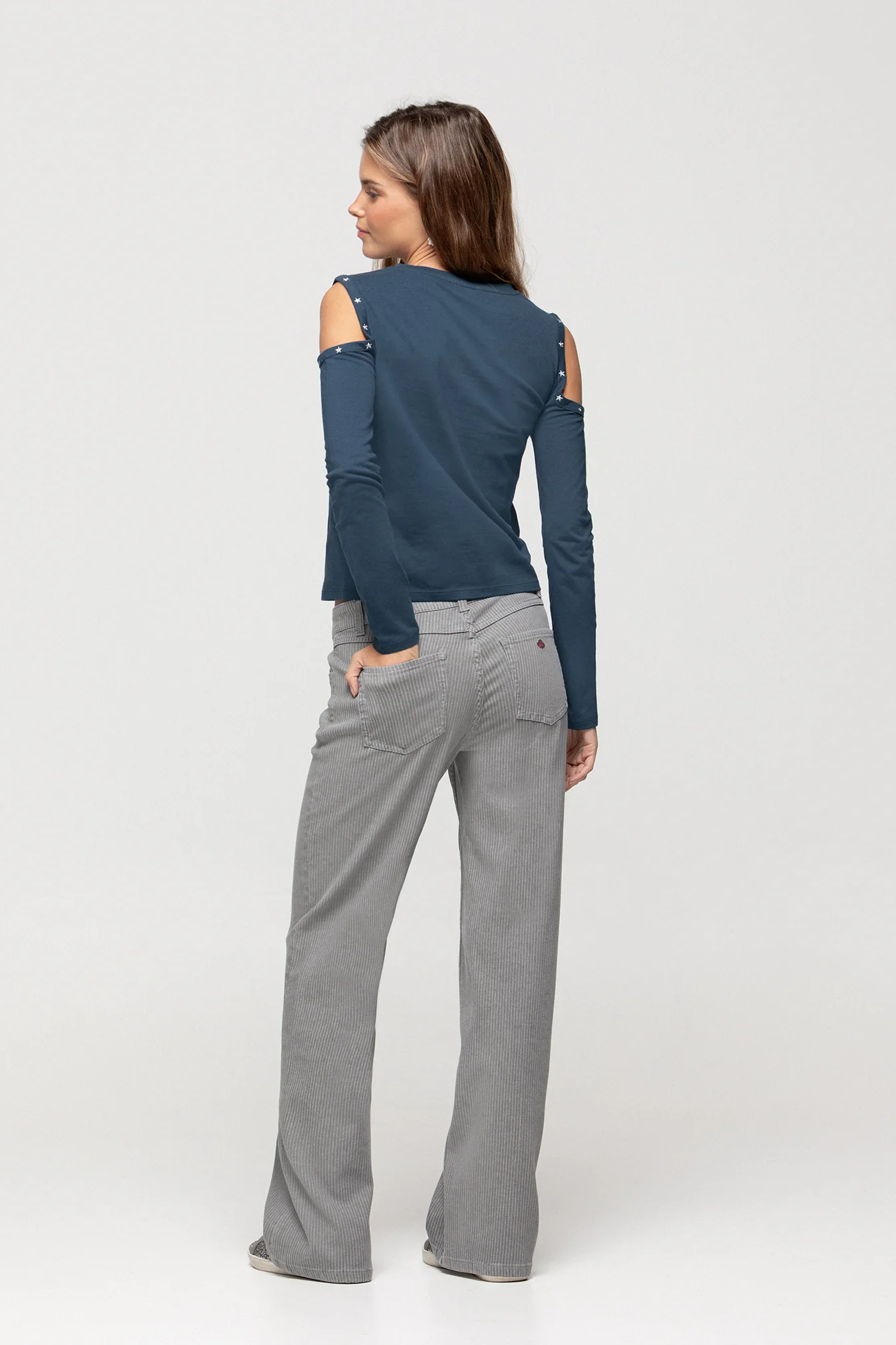 CAMISETA TACHAS ABERTURA - Image 7