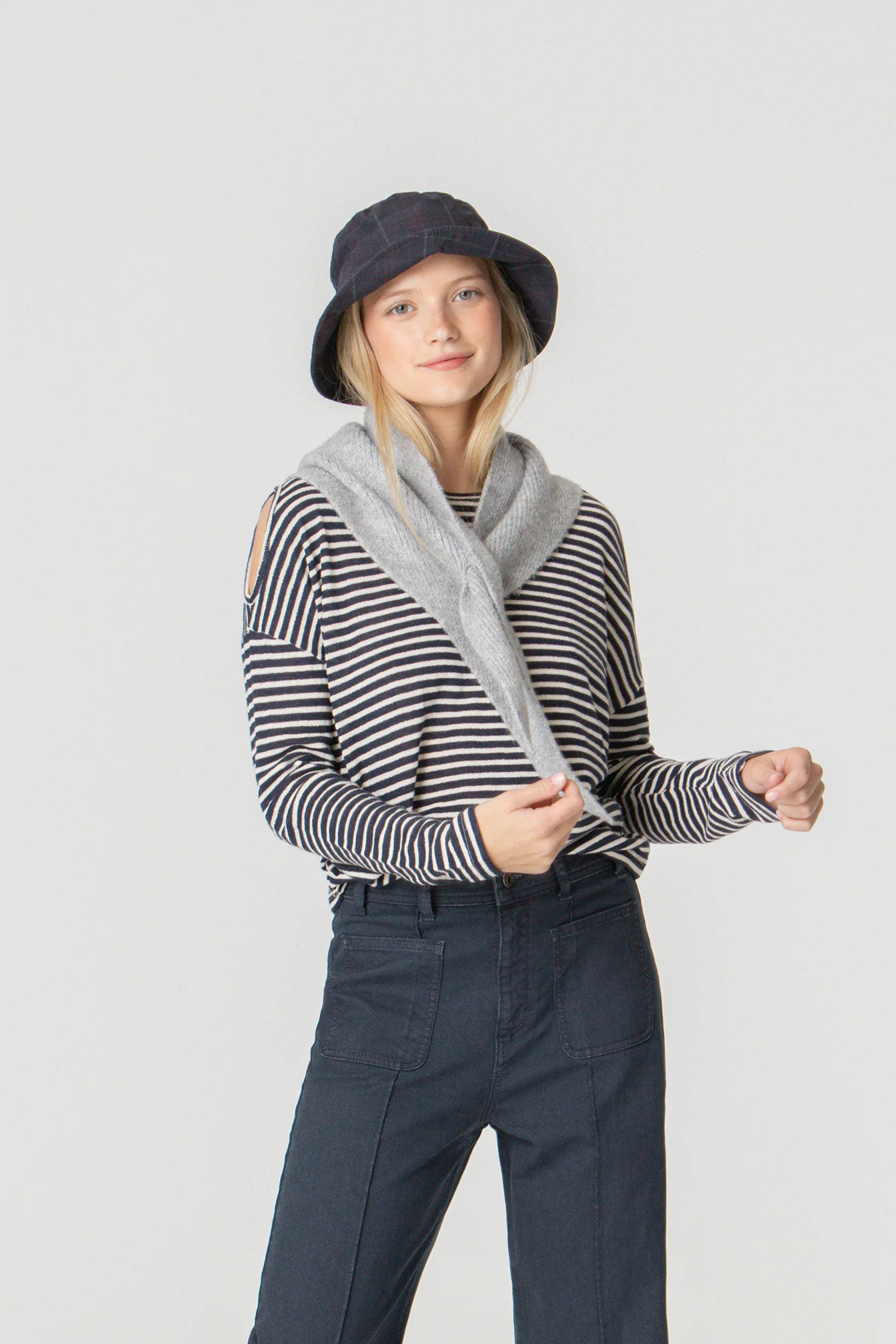 GORRO BUCKET CUADROS - Image 3