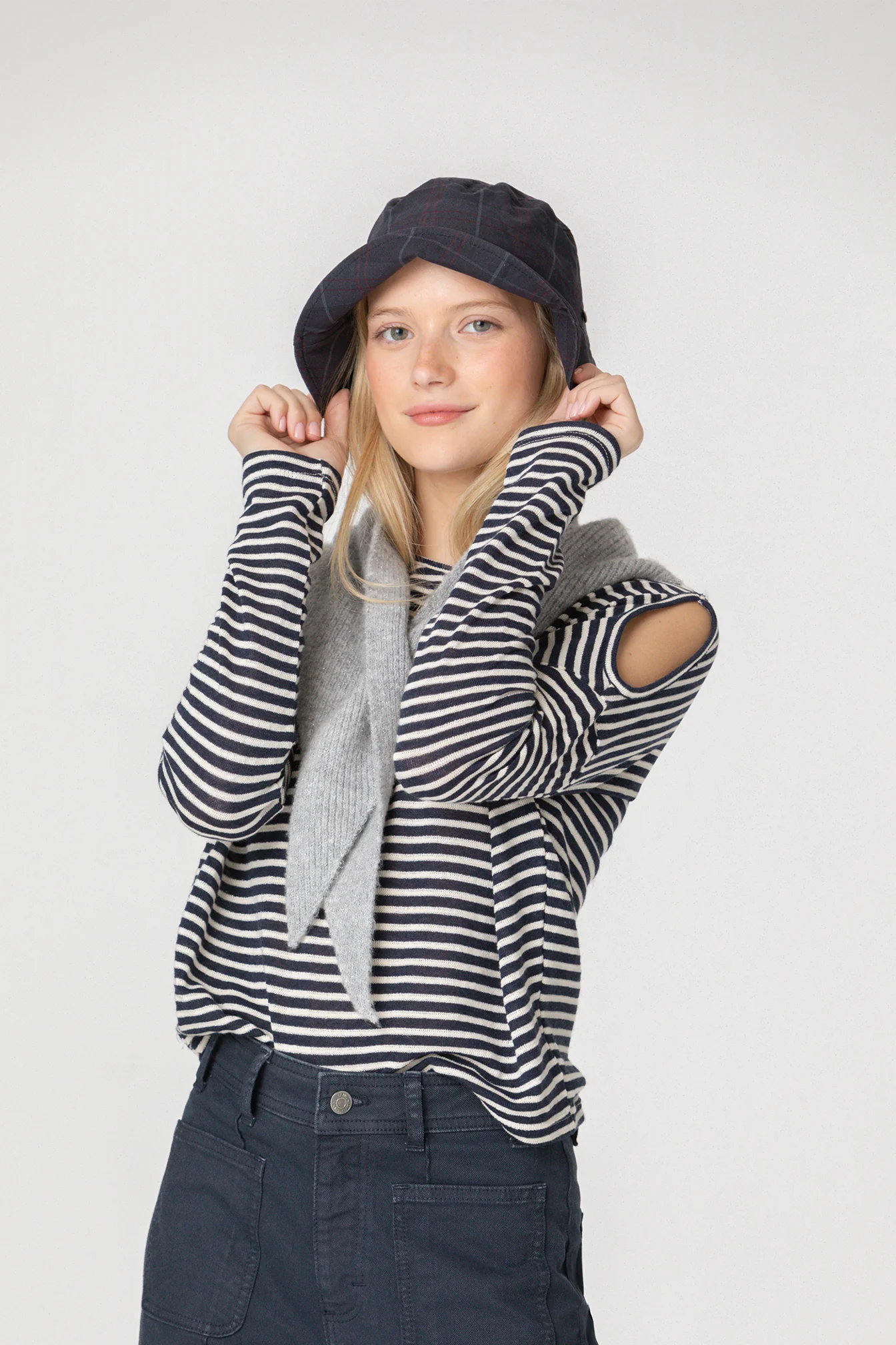 GORRO BUCKET CUADROS - Image 4