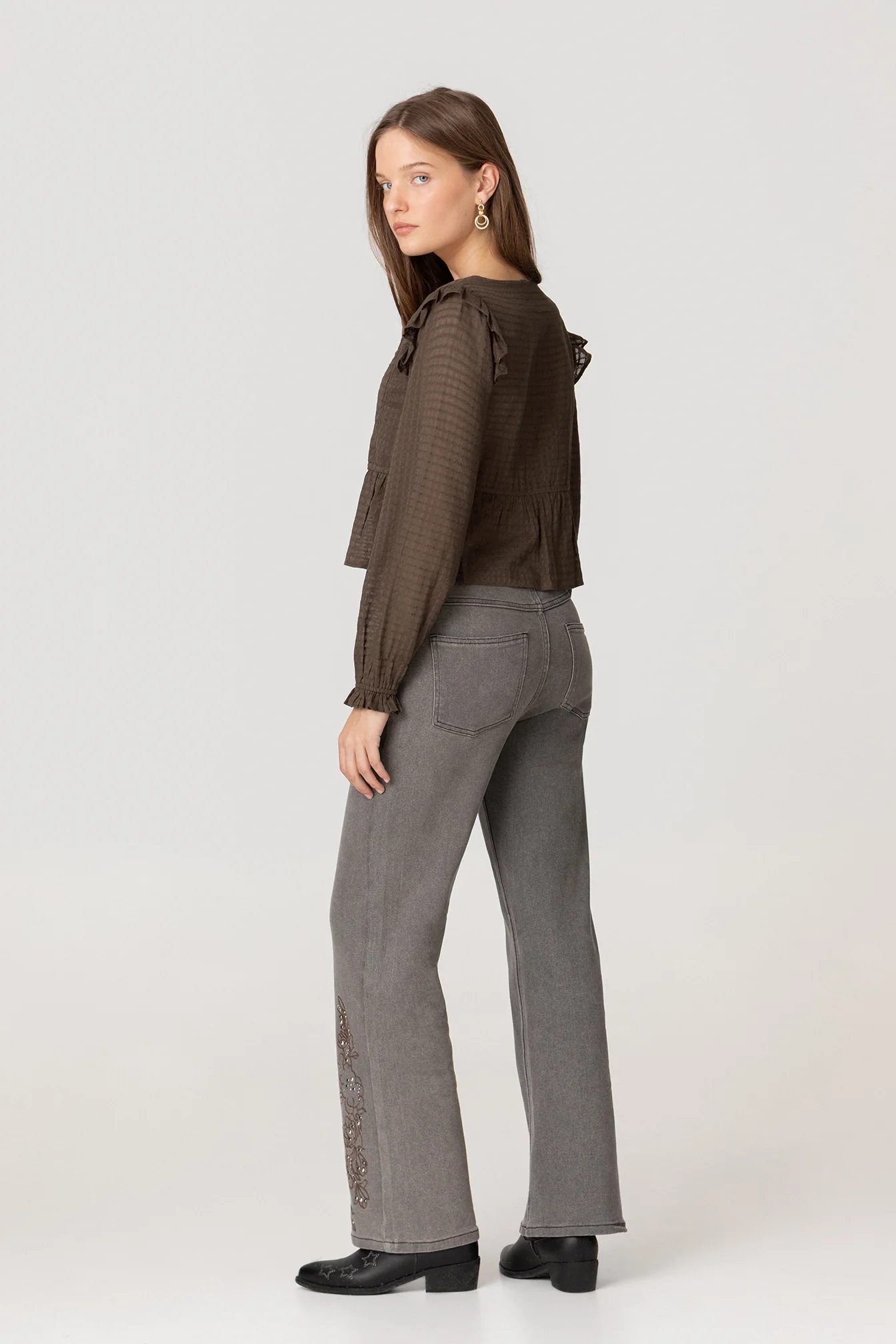 JEANS BORDADO FLORES TACHAS - Image 6