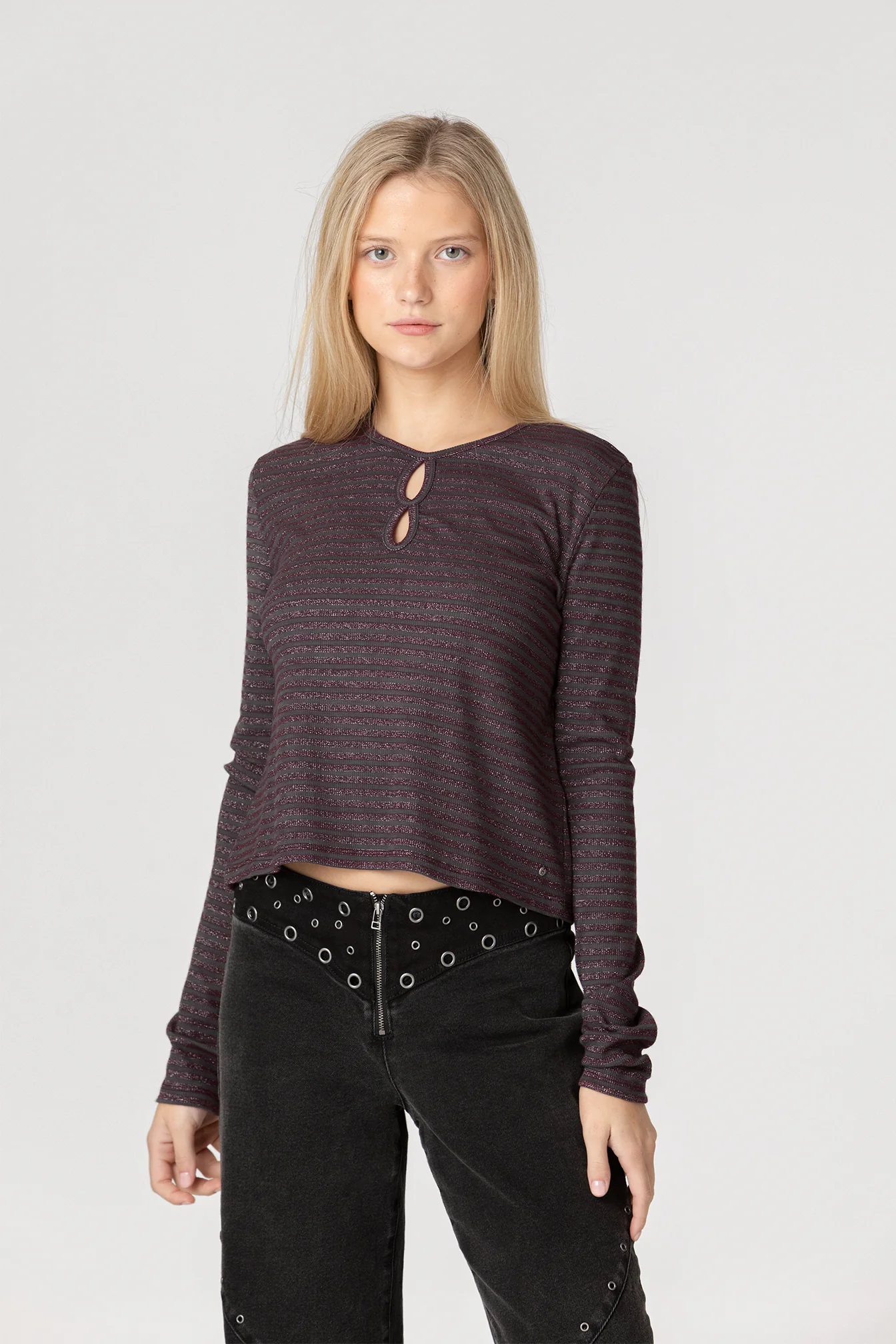 JEANS CORTES TACHUELAS EYELETS - Image 6