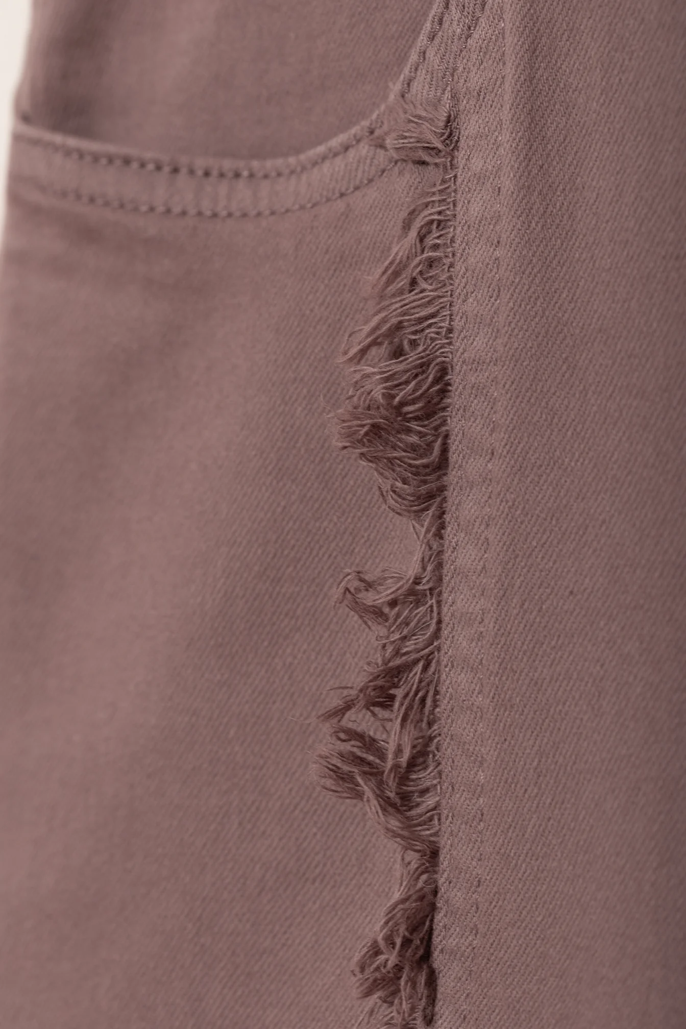 JEANS COSTURA DESFLECADA BAJO VUELTO - Image 7