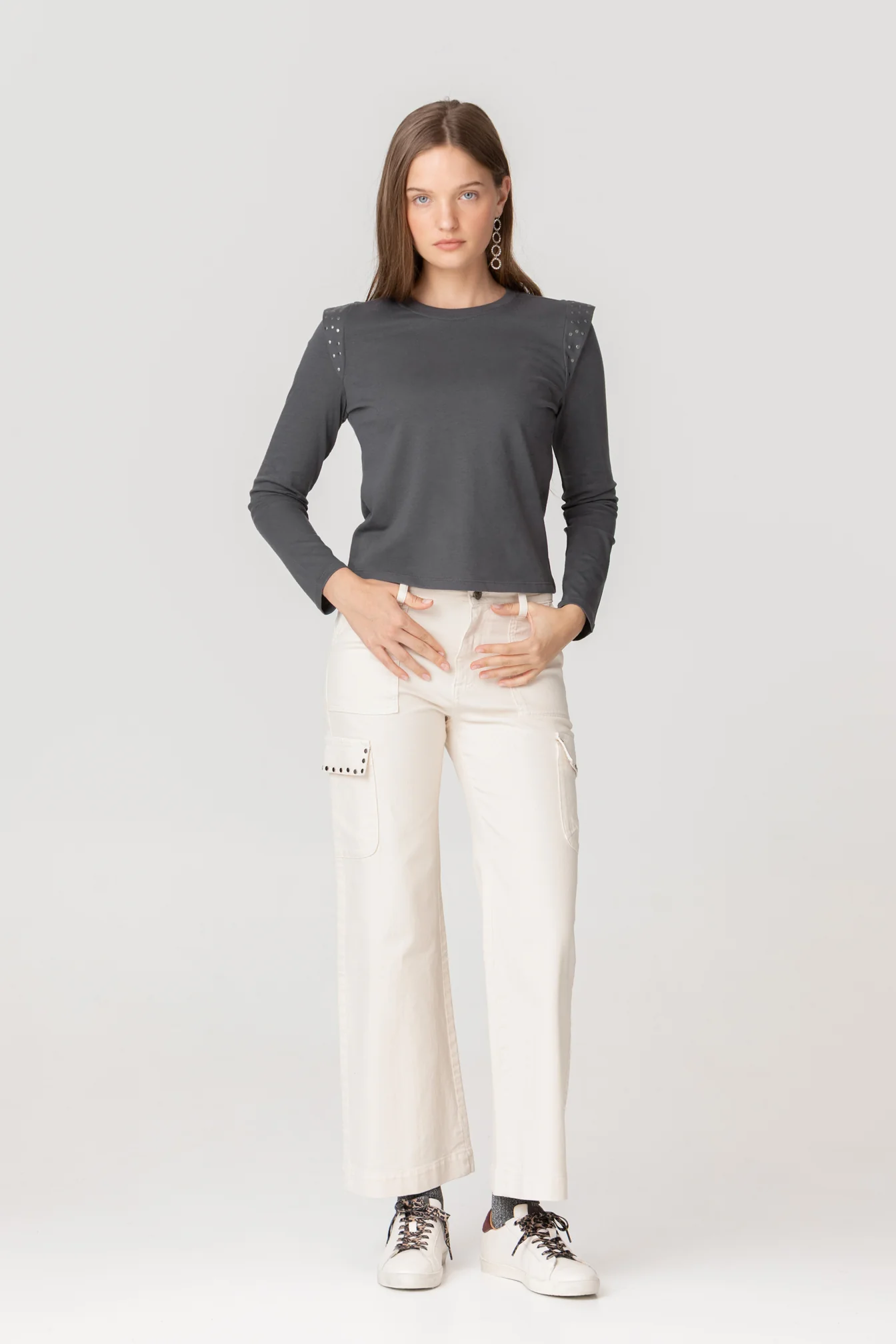 JEANS CULOTTE CARGO TACHAS - Image 3
