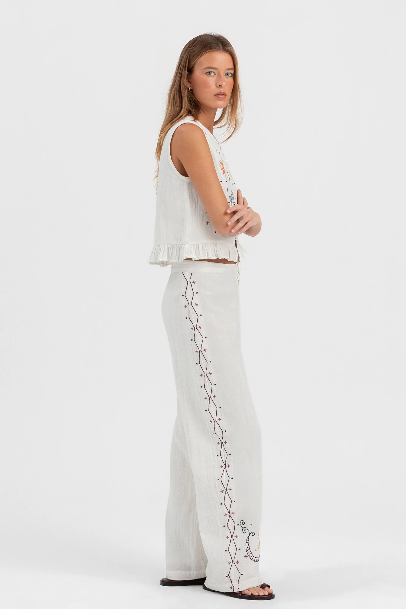 PANTALON FLORES BORDADAS - Image 9