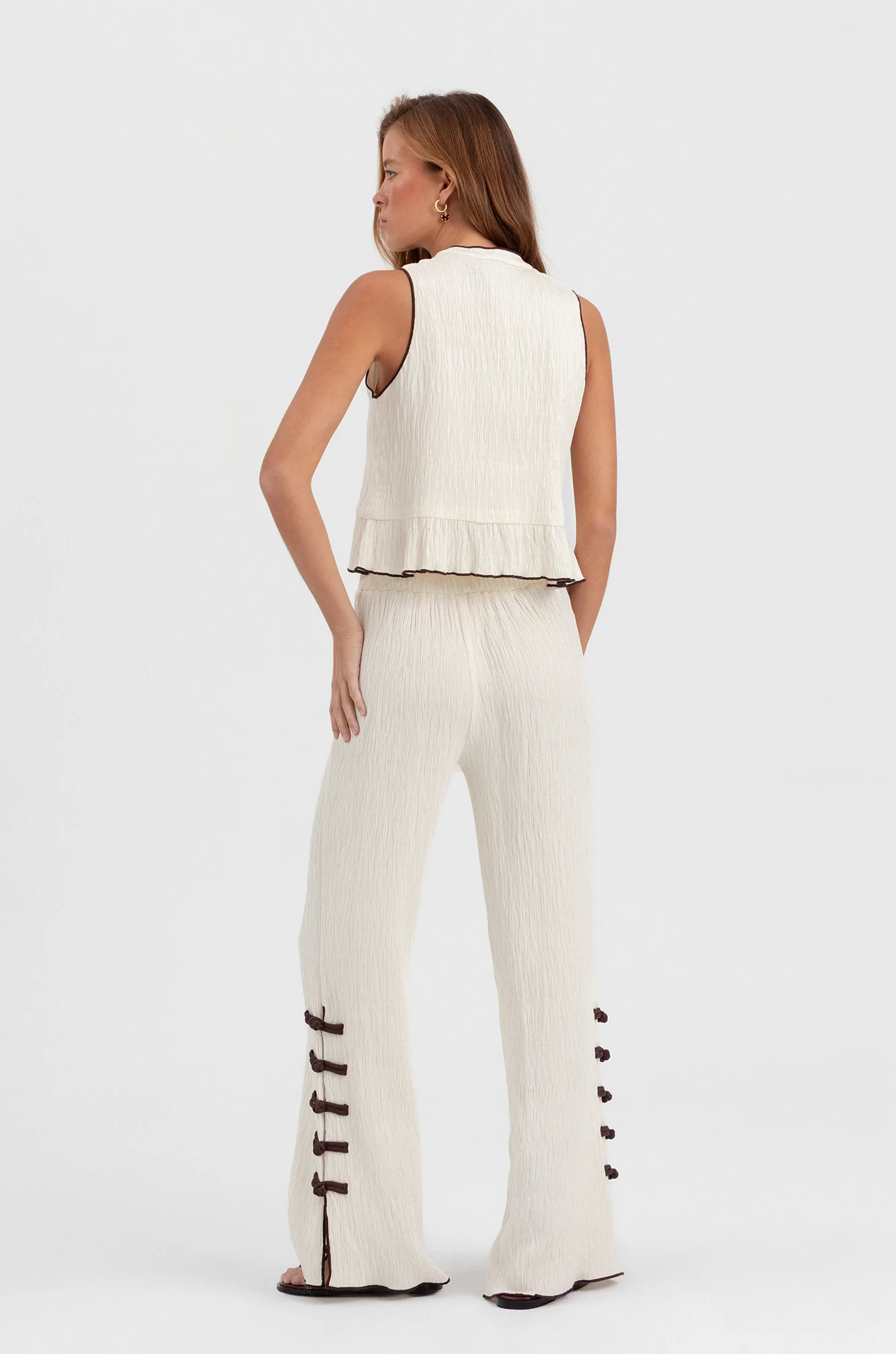 PANTALON NUDOS ABERTURAS - Image 5