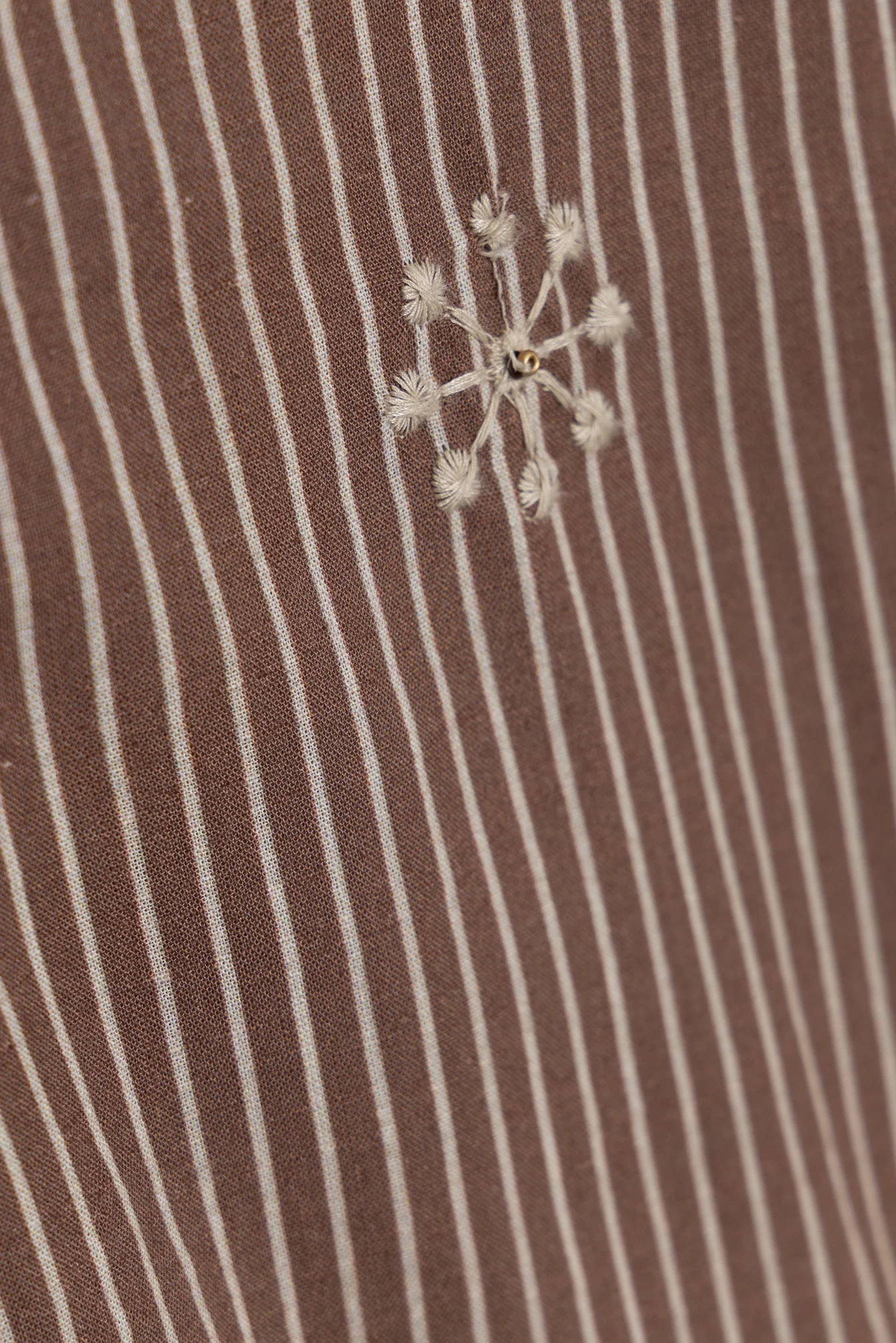 PANTALON RAYAS BORDADO - Image 9