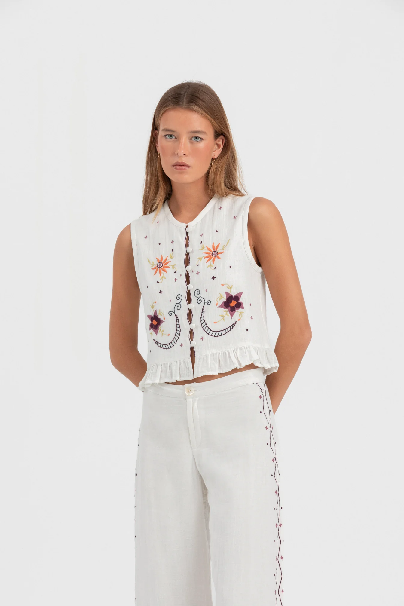 TOP FLORES BORDADAS VOLANTE - Image 7