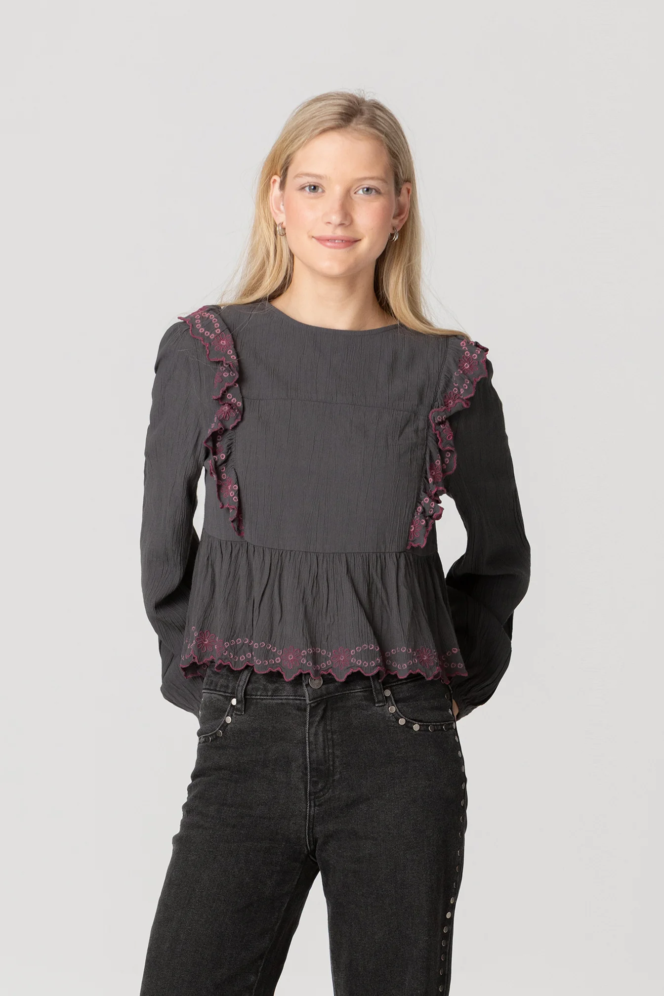 TOP VOLANTES BORDADO - Image 5