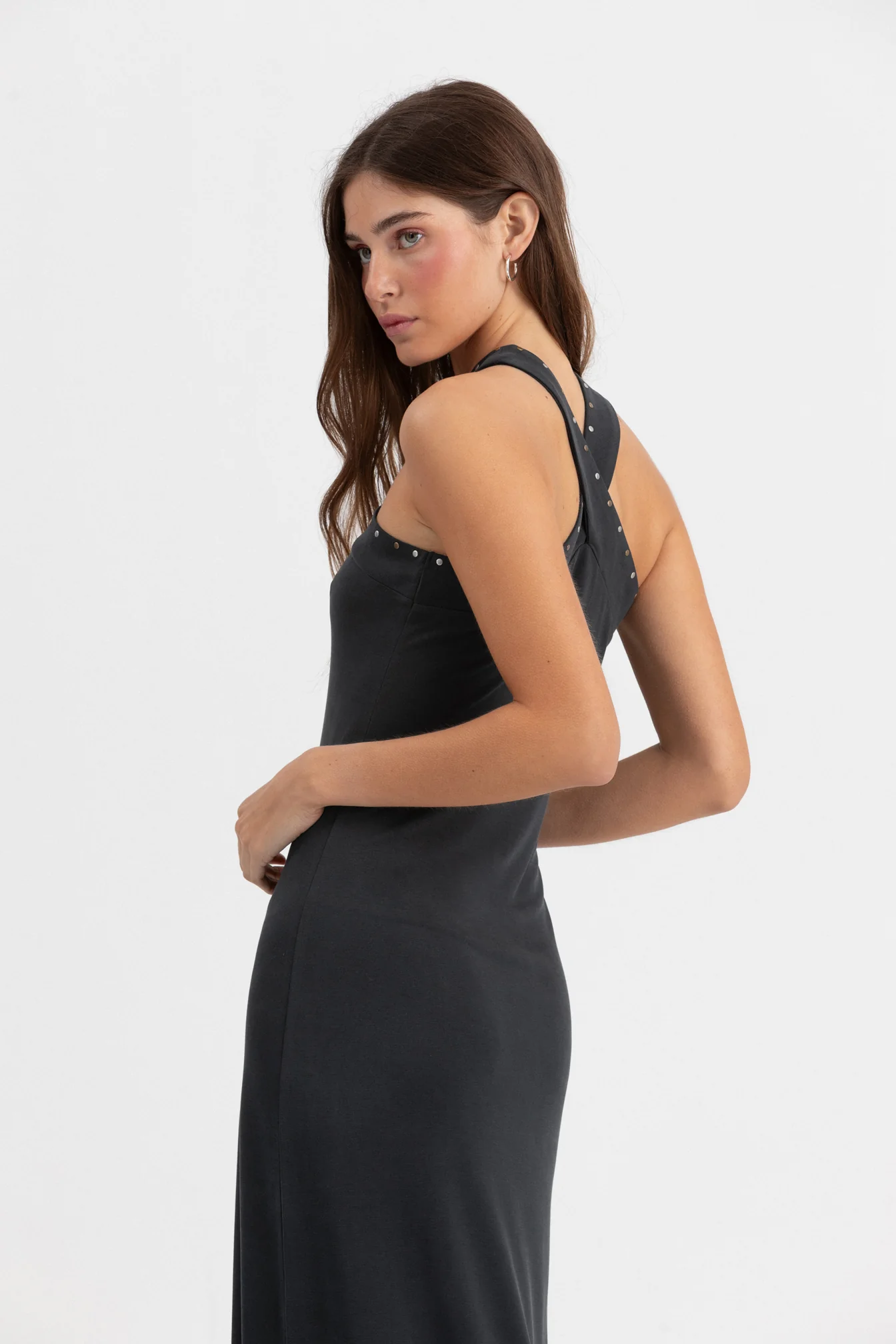 VESTIDO HALTER MODAL TACHAS - Image 6