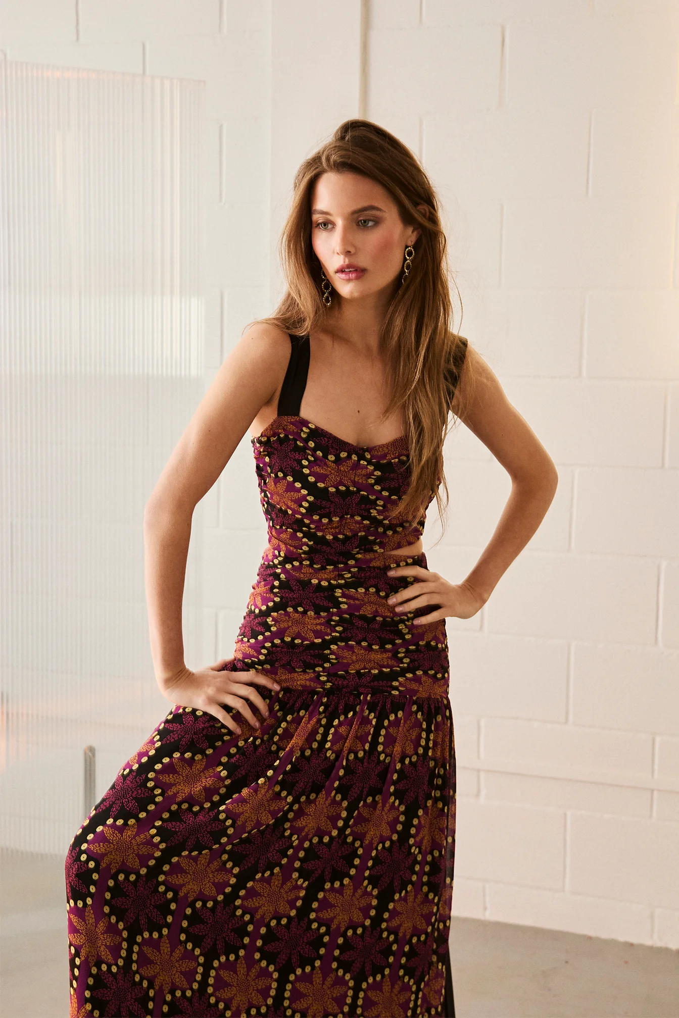 VESTIDO MIDI CUT OUTS MAURA - Image 4